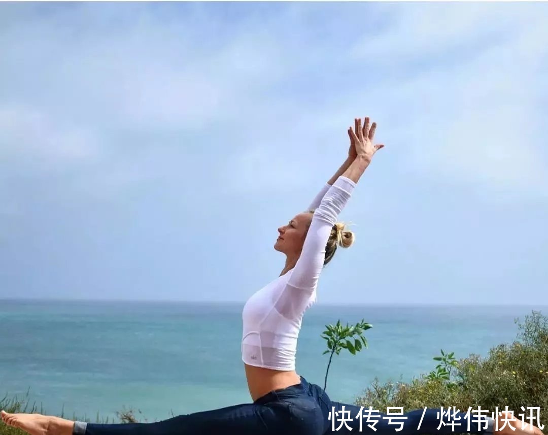 垫子|练瑜伽分年龄吗？她30岁才开始练瑜伽，却因分享瑜伽照成世界网红