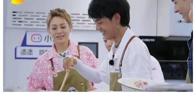 中国美食|《中餐厅5》丁真、龚俊、姚安娜，做饭小白变大厨