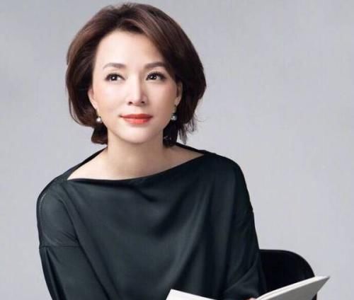 央视十佳主持人新鲜出炉，董卿落选引网友热议：她想脱离央视？