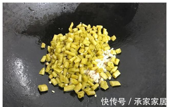 做法|自从学会豇豆这做法，我家一周做了三次，酸辣开胃，特过瘾