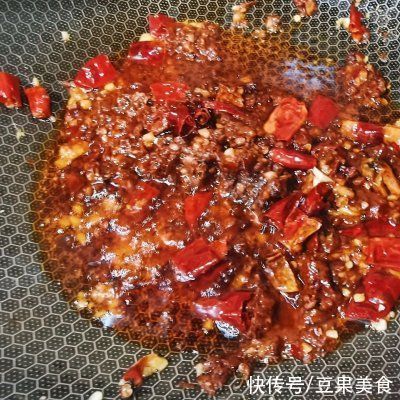 美食|没有人可以逃得过川味 水煮肉片的美食诱惑