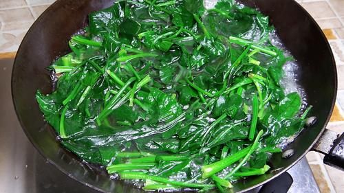为什么饭店的菠菜拌粉丝那么好吃，诀窍告诉你，鲜香入味又下饭