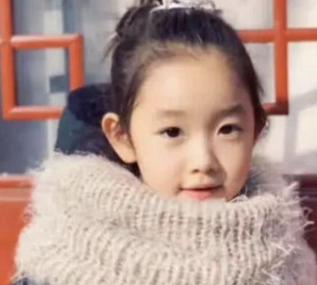 女儿|妈妈晒女儿的婴儿照和5岁近照,网友难以淡定:这真是同一个娃吗