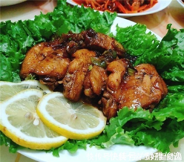 小龙虾|暑假带孩子回娘家散心，老妈特意下厨庆祝，一桌菜连汤汁都不剩！