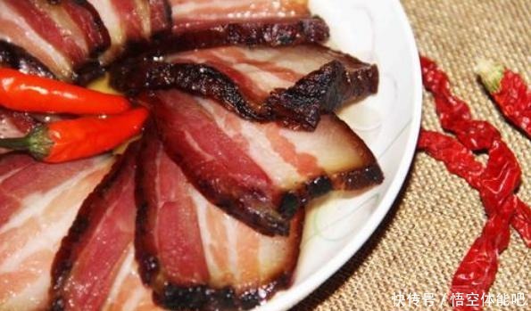 农村才能做烟熏肉学会这招,城里也能熏,味道更香,放1年不坏!