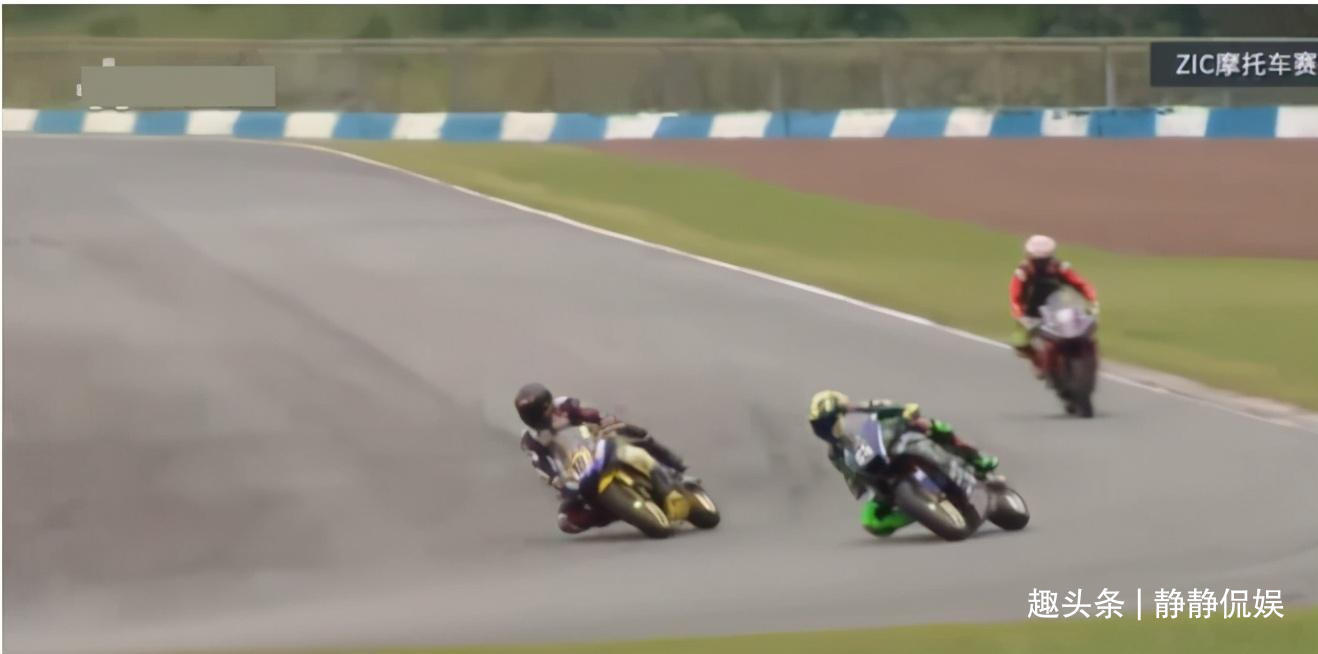 赛车手|王一博事件反转自己失误导致摔车,职业赛车手人设引质疑