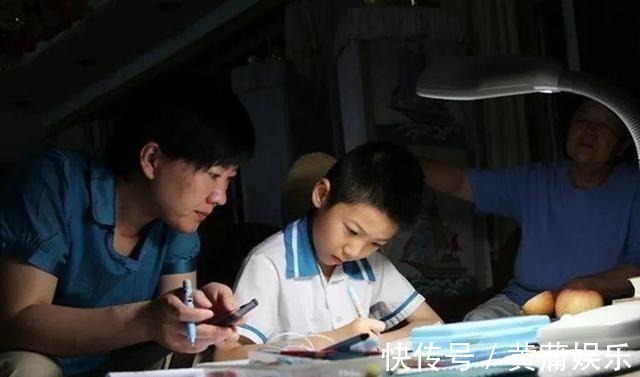 家长|孩子被罚抄“22页”,熬夜到凌晨,第2天父亲做了一个大胆决定