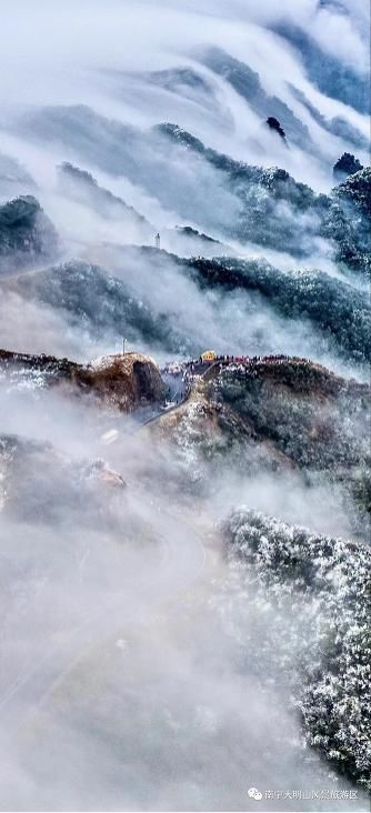 景区|大明山冰雪世界吸引了太多人，已经连续两天提前叫停售票！人满为患