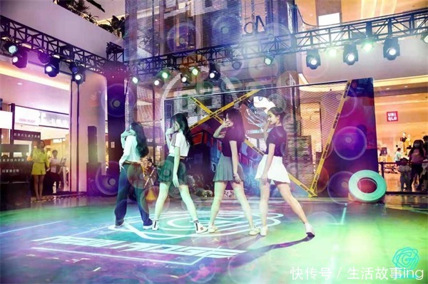 时尚|“ 新潮”席卷而来，赛博朋克、机械科技成为时尚新宠