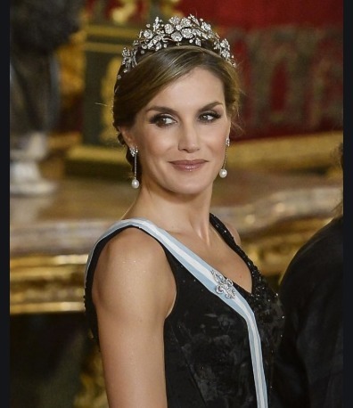 王妃|西班牙王妃才是人生赢家，二婚嫁给国王被宠上天，50岁仍旧美艳似仙女