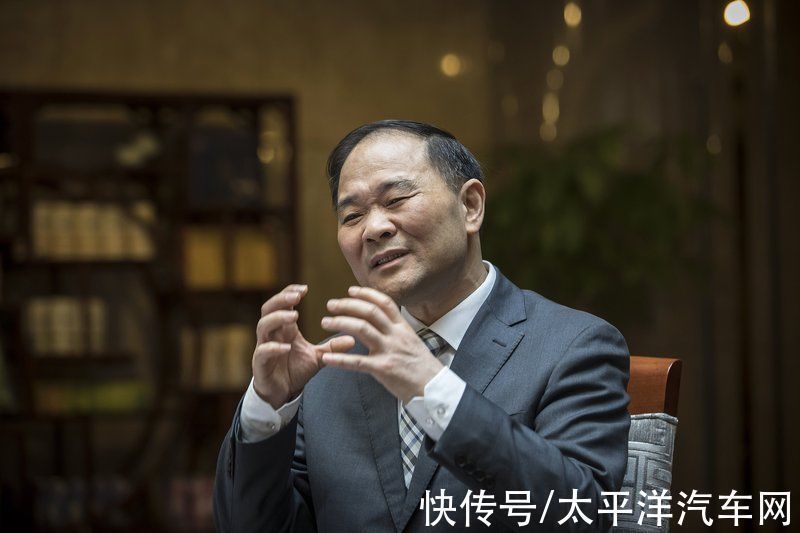 polest雷军都开始造车了,为何李书福却偏要跑去造手机?