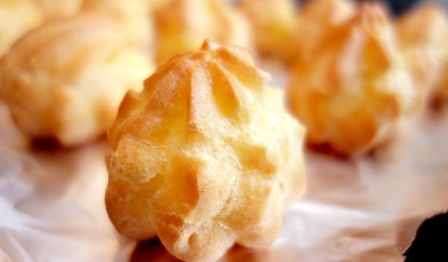 面粉别总做面条，试试做成甜点，入口即化，孩子特别喜欢吃