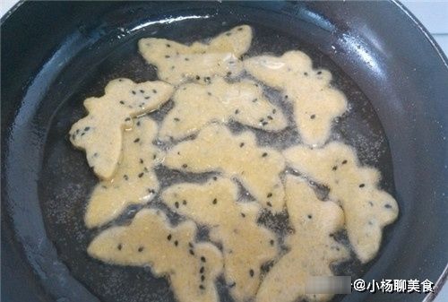 黄金|它是“米中黄金”,加上淀粉往锅里煎,是孩子最爱吃的零食!