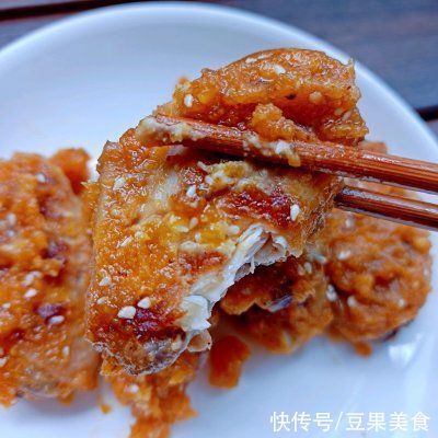 家常菜|#巨下饭的家常菜#金沙咸蛋黄鸡翅