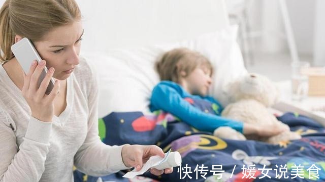 男孩|13岁男孩还和妈妈睡一起,直到妈妈发现孩子这一行为,果断分房睡