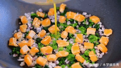 好吃|天天吃鸡蛋,这种做法第一次见,简单营养又好吃,孩子吃不够