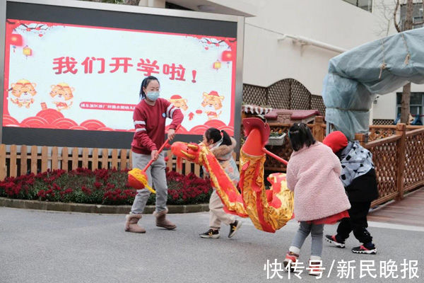 浦东校园|开学第一天，浦东校园里的顶流竟是它