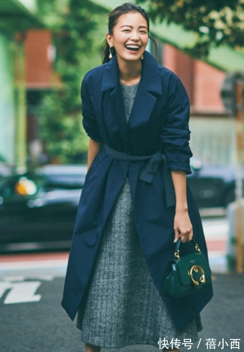 大衣|日本女性也太会穿了吧!这些裙装look不得不学,奔四奔五也用得上