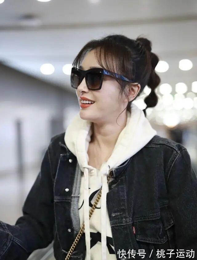 半丸子头|女生不要总是披发,2020年流行这5款“扎发”,时髦显脸小有气质!