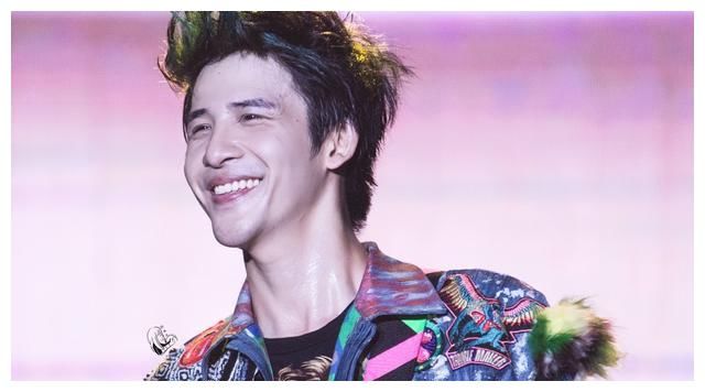 大张伟的“人设”，骗了太多人：看似玩世不恭，其实用情至深