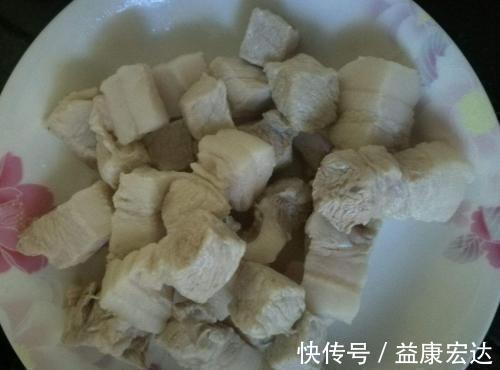 猪皮|做红烧肉,切记不可放这味料,很多人总是放错,难怪肉质又干又柴