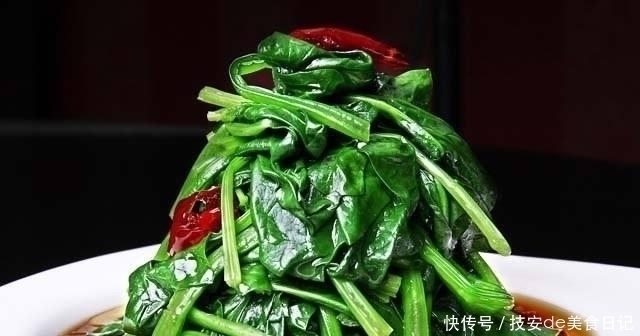 养颜|女性到了中年常吃吃3种食物，排毒养颜、滋润肌肤，越吃越年轻