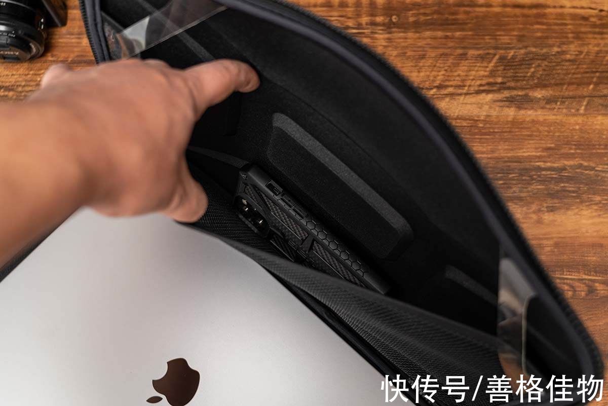 内胆|这个内胆包符合MacBook Pro的气质，保护效果全面，功能设计贴心