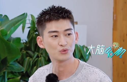 卡顿|合适吗？吴宣仪和张翰主持综艺，一个挤眉弄眼，一个背台词卡顿