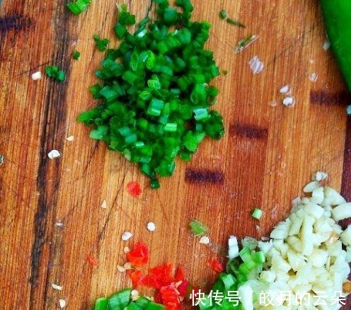 黄瓜片|超简单的家常菜凉拌黄瓜卷,香脆爽口,清热解暑,太美味了!