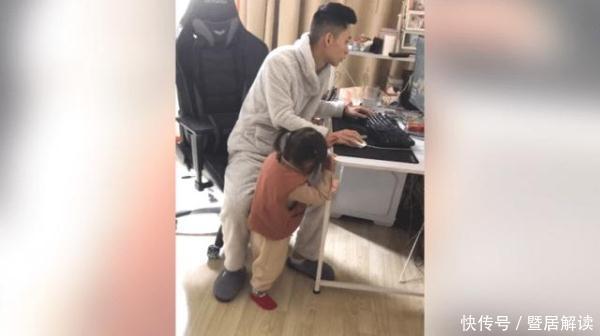 撒起娇|女儿撒起娇来,爸爸一点办法都没有,网友:这是女儿专属的特权