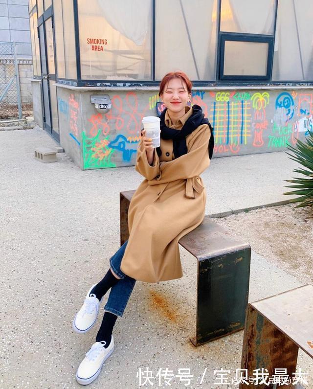 大衣+运动鞋,大衣+短靴,冬季这么穿气质又好看