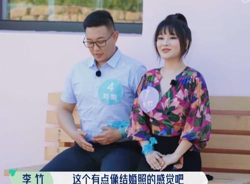 桃花坞阻止相亲,那女嘉宾第一次相亲就抱上,张翰的3字祝福有内涵