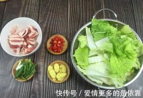 好吃|白菜最好吃的做法,不用炒,不放油,比肉还好吃,简单易做!