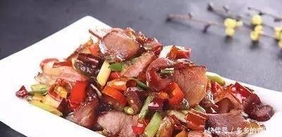 腊月腌腊肉火腿、骨头鲊、烟熏肉、酸肉、爆腌肉……