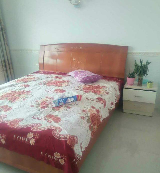 第一次去男朋友家,厨房有城里客厅2个那么大,太喜欢了!