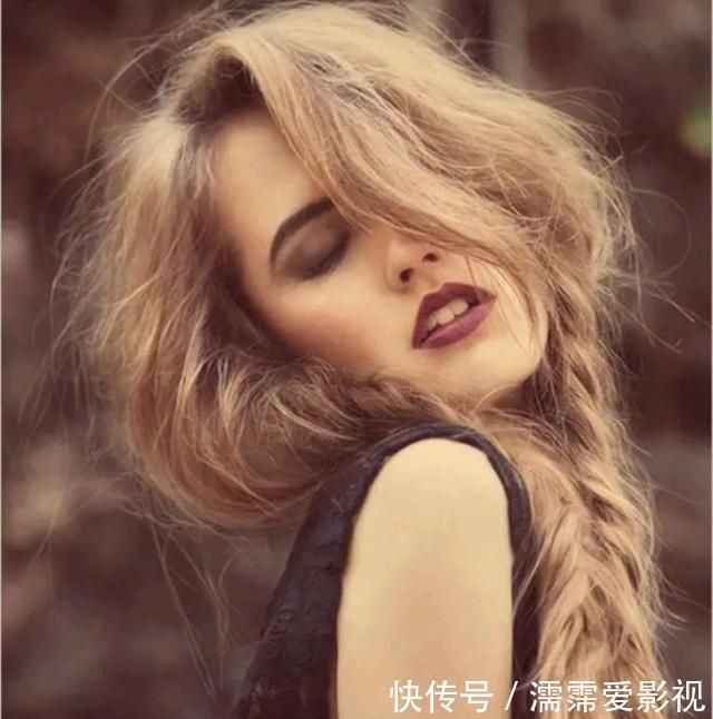 温敷|女性多少岁才算老?年龄或不是关键,3个部位长皱纹,多半已老了