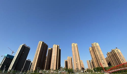 两居室|售楼小姐良心建议，牢记买房7字“真言”：买边、买中、买三室