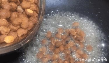 这就是东北过年必备小吃，香、脆、脆！小孩子喜欢！童年的气息