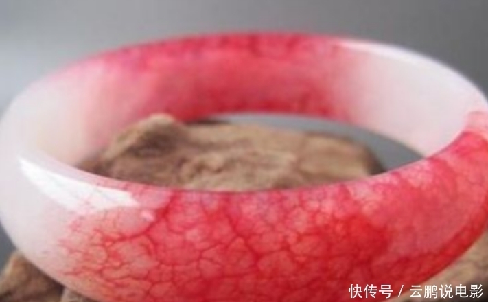 文物贩子手段有多残忍?把玉塞入活羊体中,3年后杀羊取玉卖天价