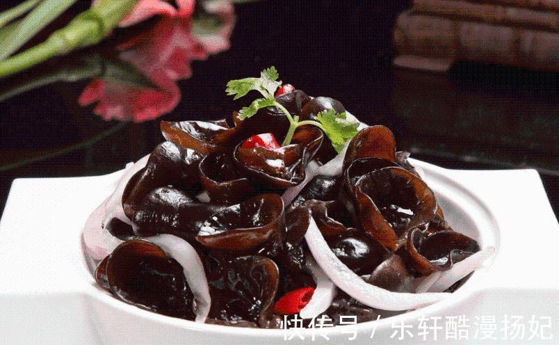 钙质|天天吃红枣可以远离骨质疏松医生若想骨量稳，这3物不妨常吃