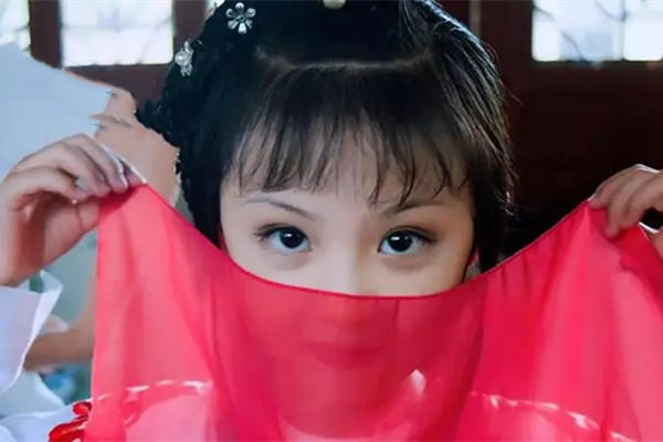 袭人&史湘云80回后做了秦淮歌女?袭人秘密送的玛瑙碟子:促成情断湘江