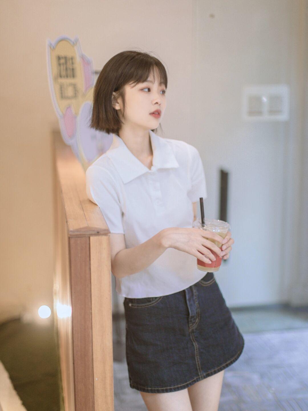 秋天|谁说早秋不适合穿短裙的,这样穿照样好看!