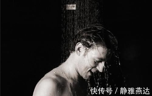 养生|五个时间“洗澡”，伤身害命，想要健康长寿，早点避开