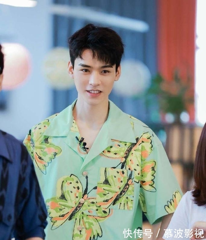 厨师服|龚俊告别《中餐厅》！回看最初的合伙人宣言，所以他是摔了两跤吗