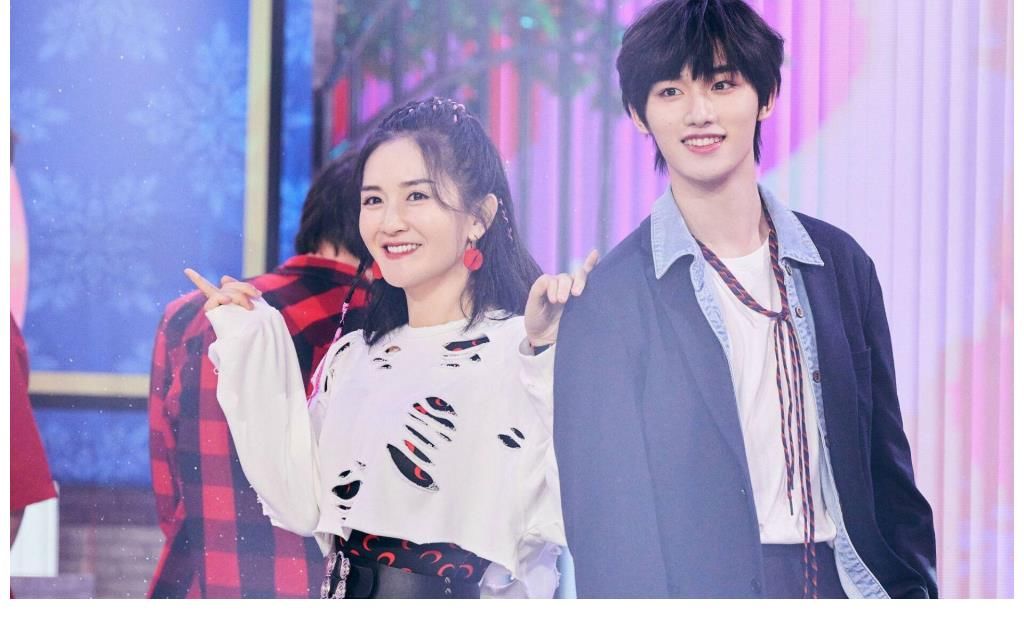 丁程鑫|谢娜回归《快本》首秀，六位主持人首次同台，收视率不升反降