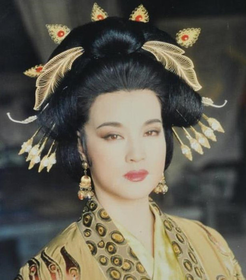 字碑@武则天75岁写的书法,这字体让现代人汗颜,远胜当代书法家