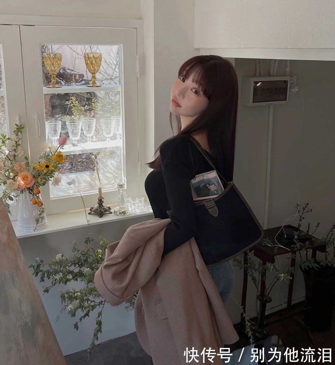 轻奢 韩国小姐姐适合“冷淡风”,选择简约色服饰搭配,造型轻奢又高级