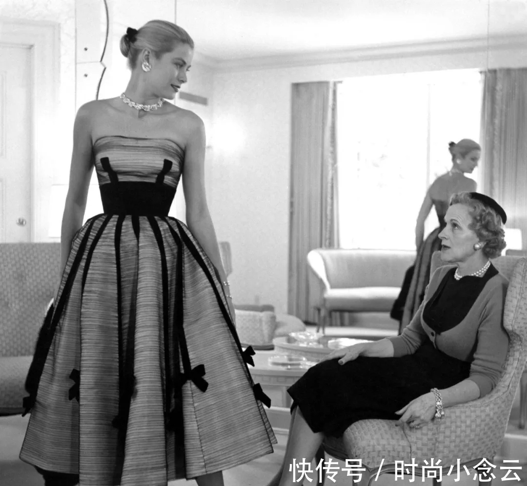 丝巾 用爱马仕丝巾包断臂、还用Kelly包遮孕肚,她才是最时尚王妃!