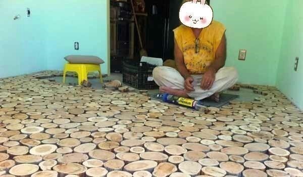 step|没钱铺地板,她把木头锯成一段段铺地上,完工后邻居忍不住称赞