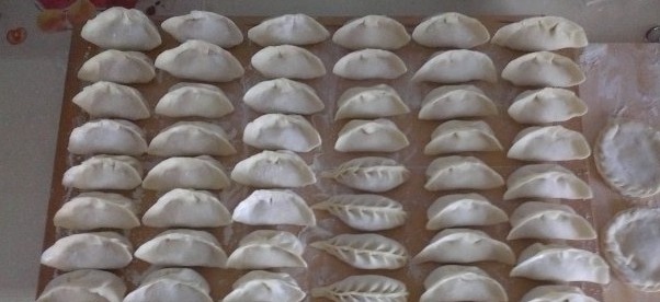 饺子包好后不要直接放在冰箱，容易坏还粘皮，学会这一招就可以了